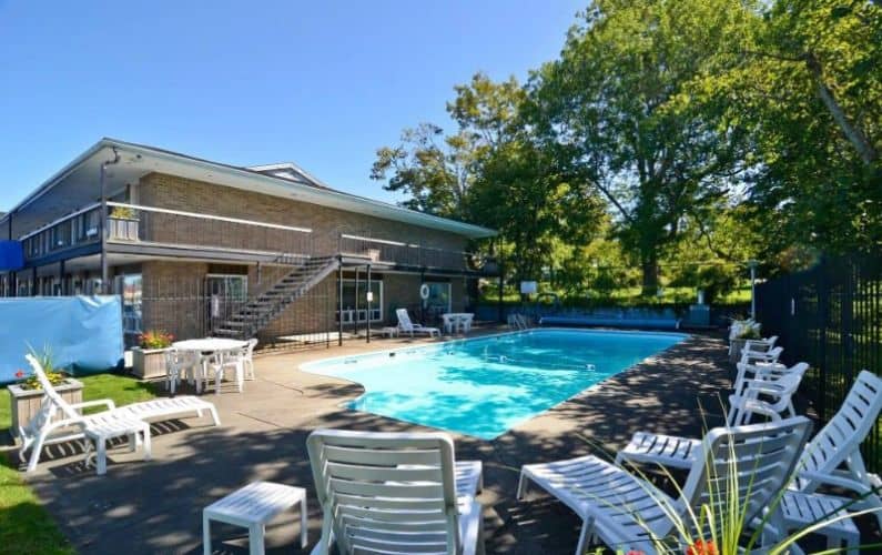 Outdoor Heated Pool Seasonal 2 of 7